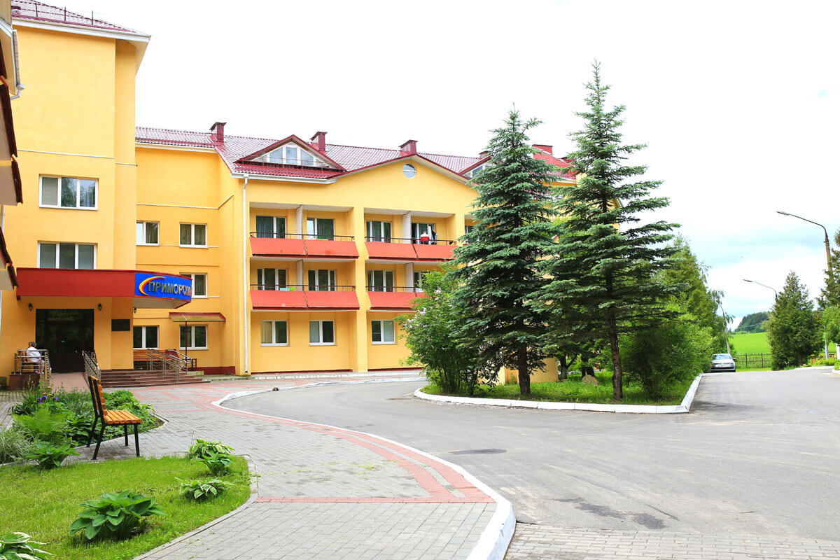 Главный корпус санатория Приморский