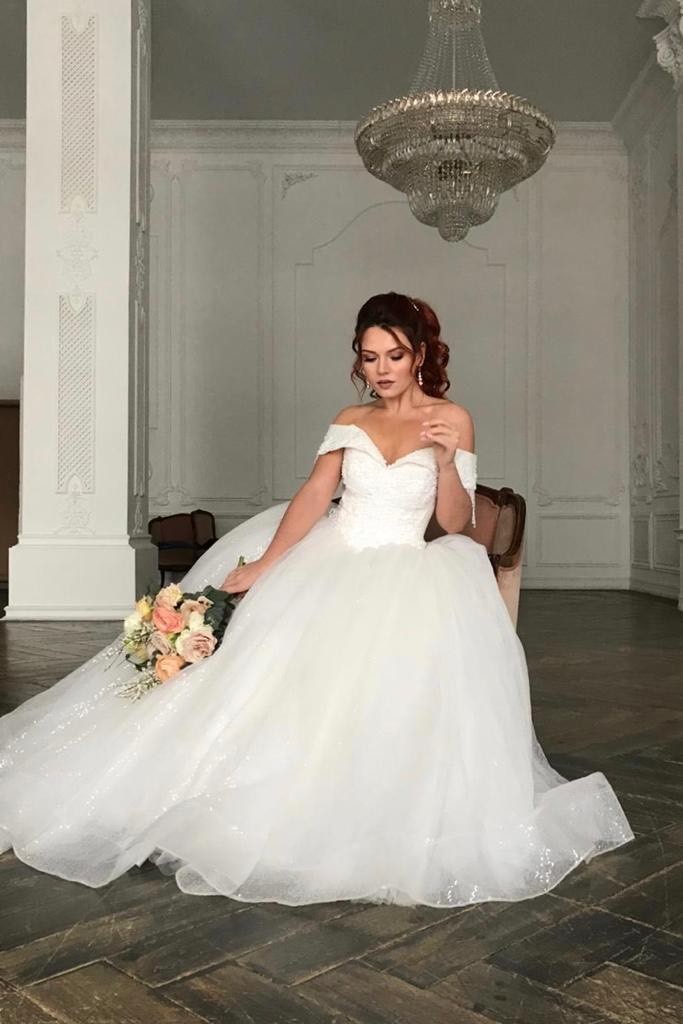Свадебные платья напрокат - свадебный прокат Tiara Dress!