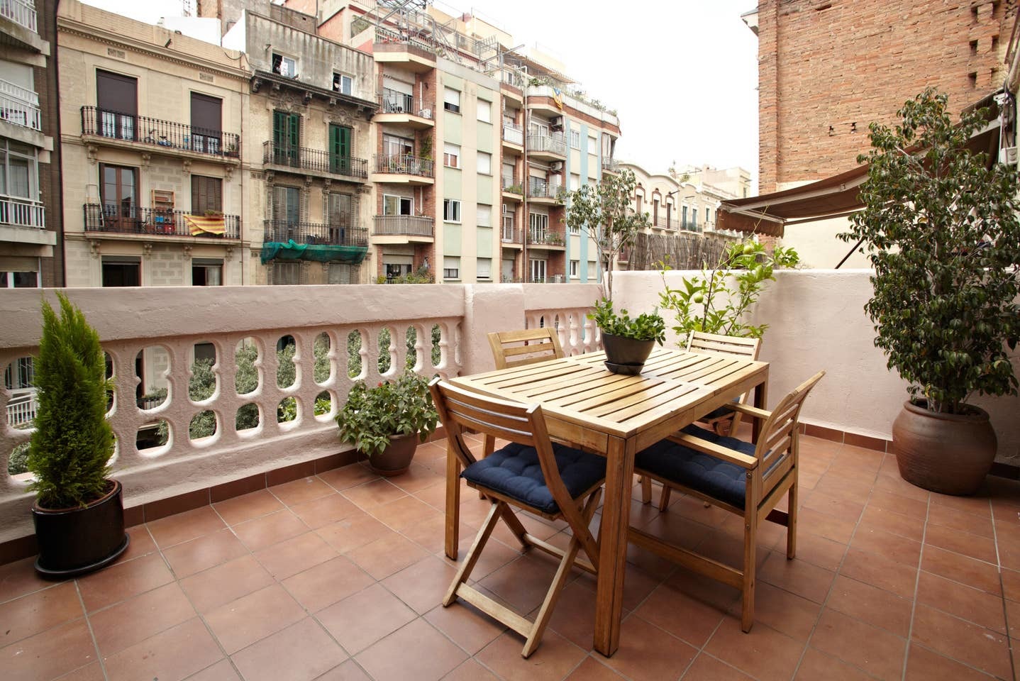 продаётся квартира с туристической лицензией в Барселоне