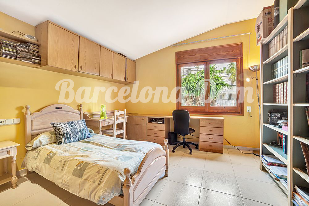 продаётся дом в пригороде Барселоны