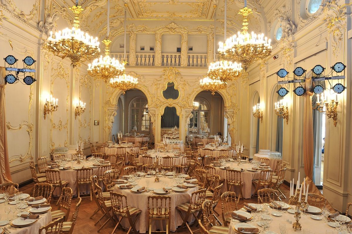 банкетный зал в дворцовом стиле