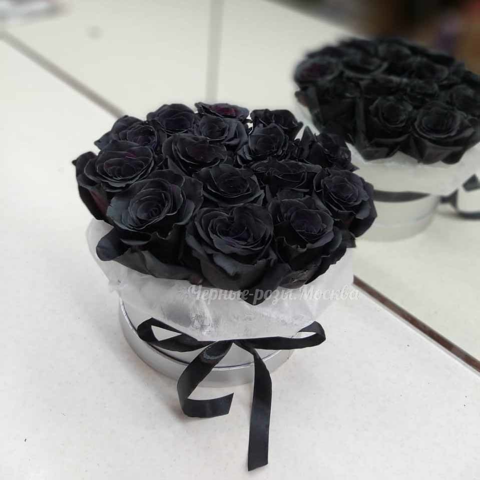 Черные розы в коробке