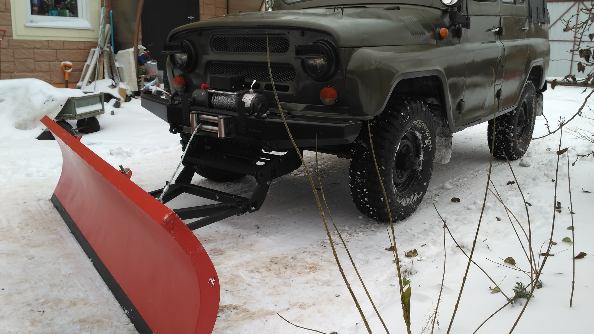 Снежный отвал на УАЗ 469